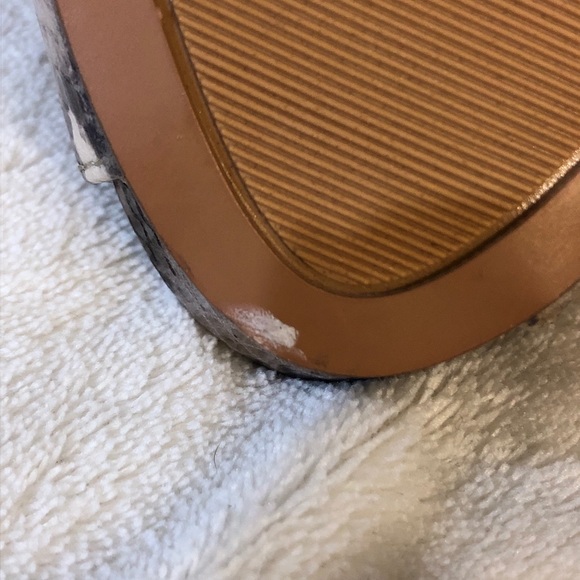 SOLD!! Nine West Snake Print Peep Toe Pumps - Picture 8 of 8